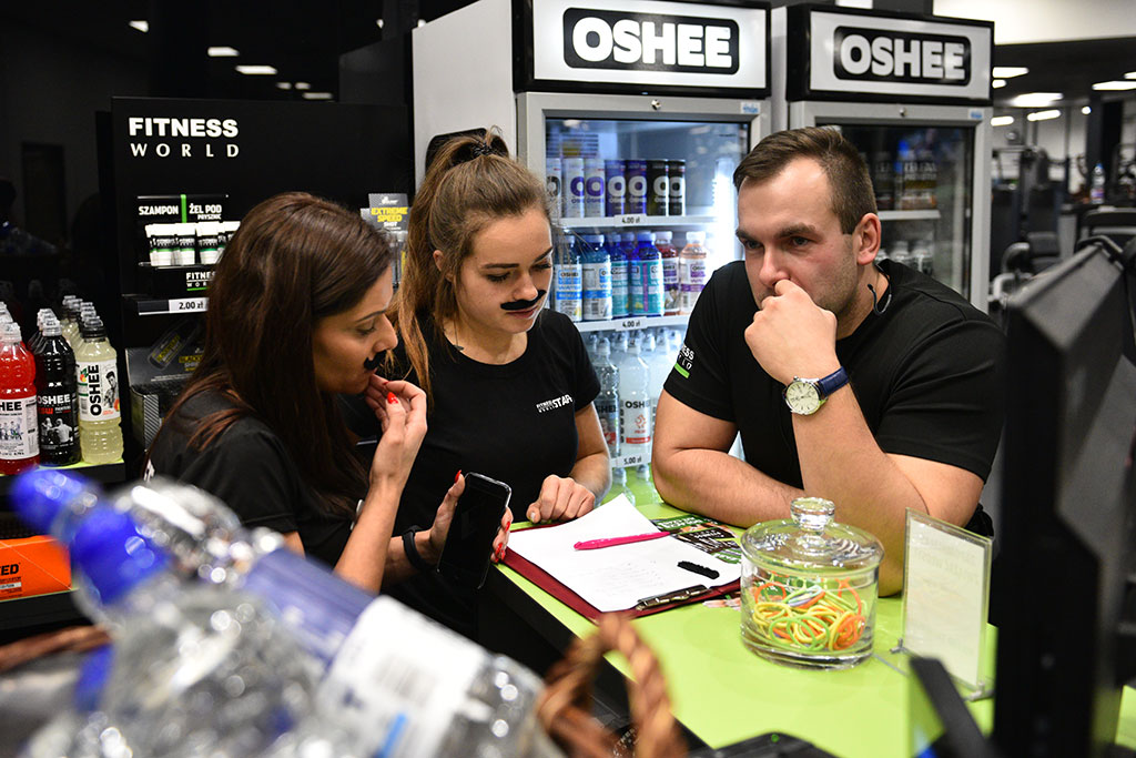 Męska rzecz w Fitness World w Galerii Ferio