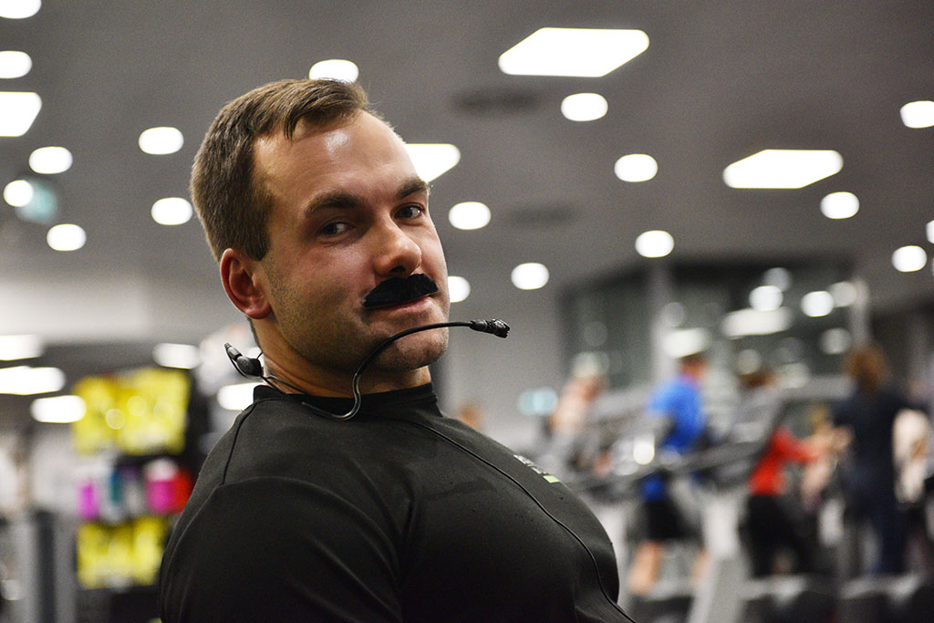 Męska rzecz w Fitness World w Galerii Ferio
