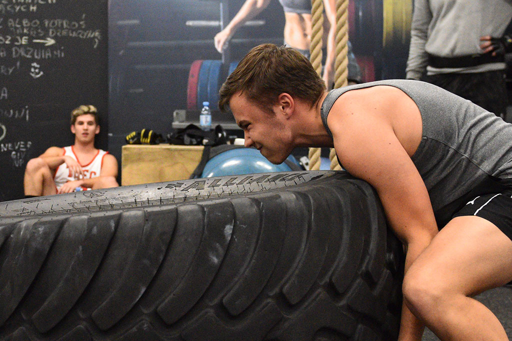 Męska rzecz w Fitness World w Galerii Ferio
