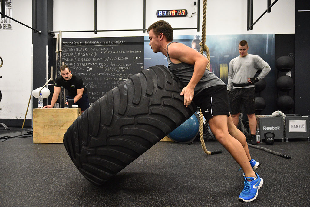 Męska rzecz w Fitness World w Galerii Ferio