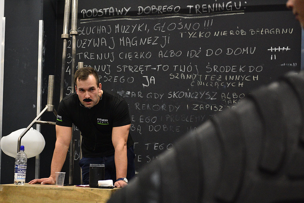 Męska rzecz w Fitness World w Galerii Ferio