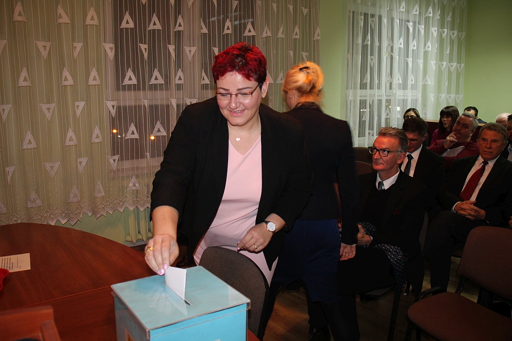 Radni wybrali władze i radę powiatu legnickiego