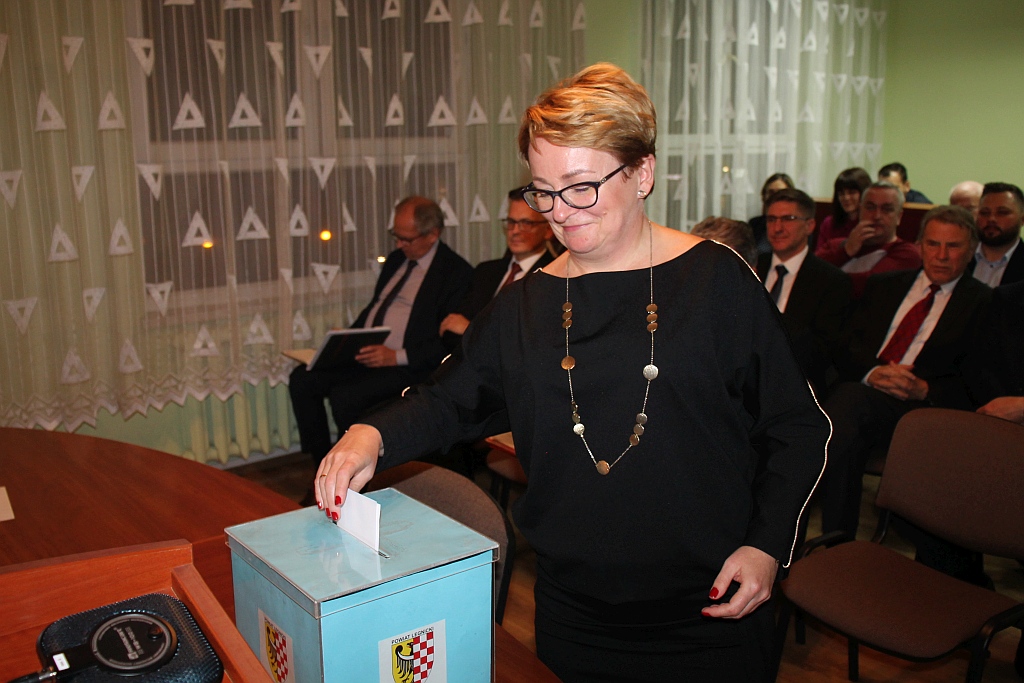 Radni wybrali władze i radę powiatu legnickiego