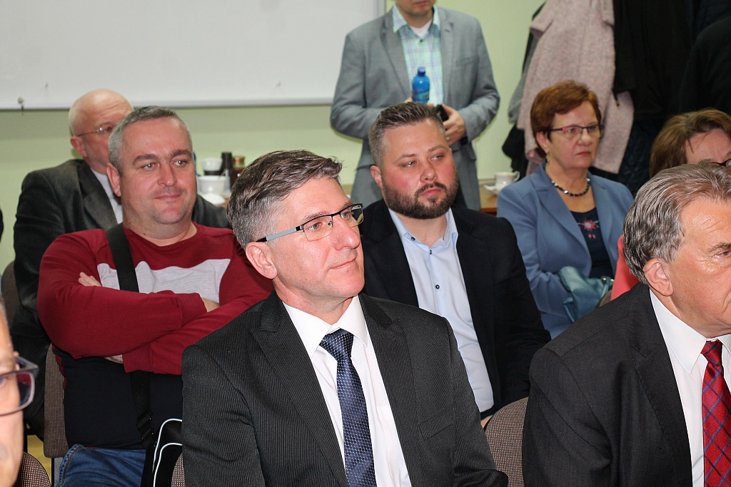 Radni wybrali władze i radę powiatu legnickiego