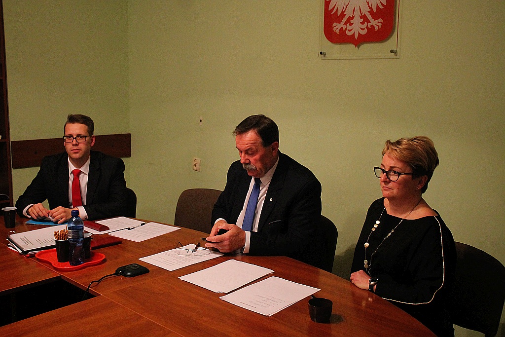 Radni wybrali władze i radę powiatu legnickiego