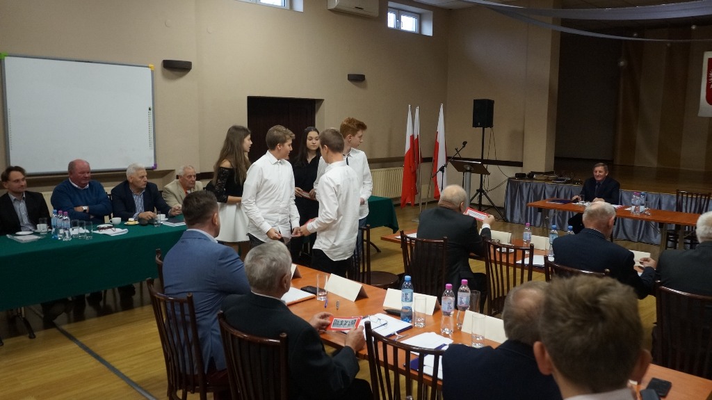 Sesja rady gminy Kunice. Zaprzysiężenie i wybór prezydium