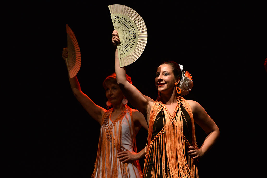 Gitara, falbany, wachlarze i kobiety, czyli ogniste flamenco