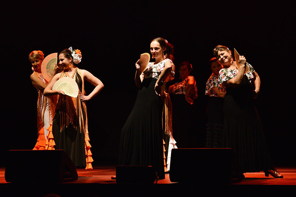Gitara, falbany, wachlarze i kobiety, czyli ogniste flamenco