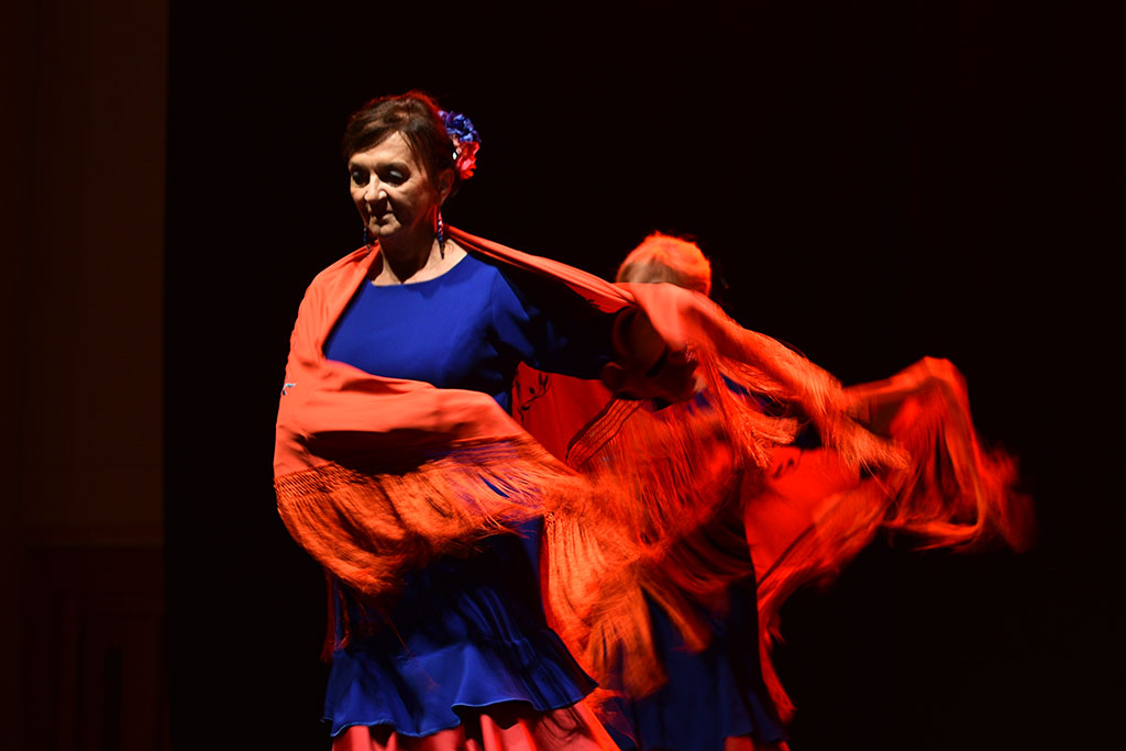 Gitara, falbany, wachlarze i kobiety, czyli ogniste flamenco