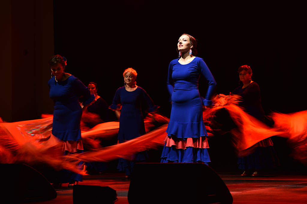 Gitara, falbany, wachlarze i kobiety, czyli ogniste flamenco