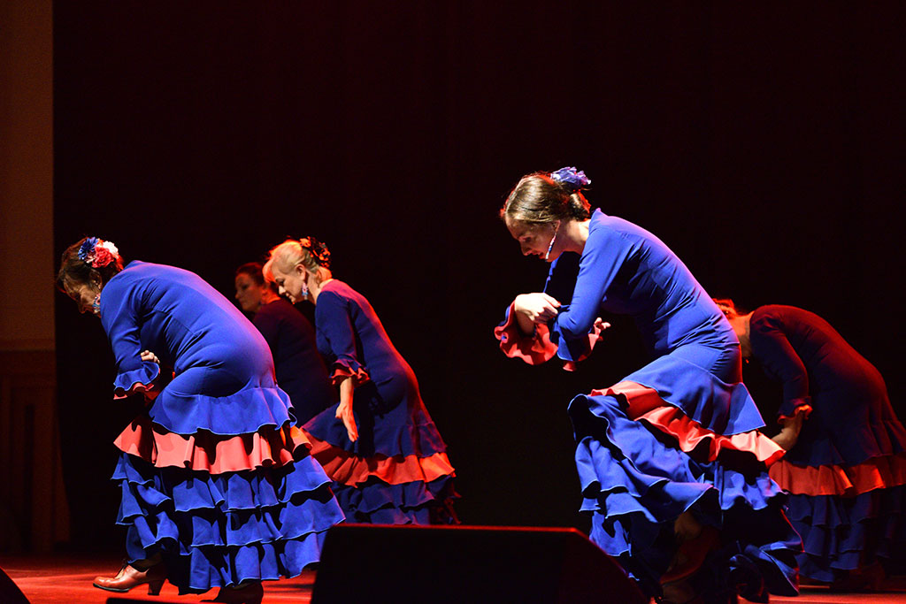 Gitara, falbany, wachlarze i kobiety, czyli ogniste flamenco