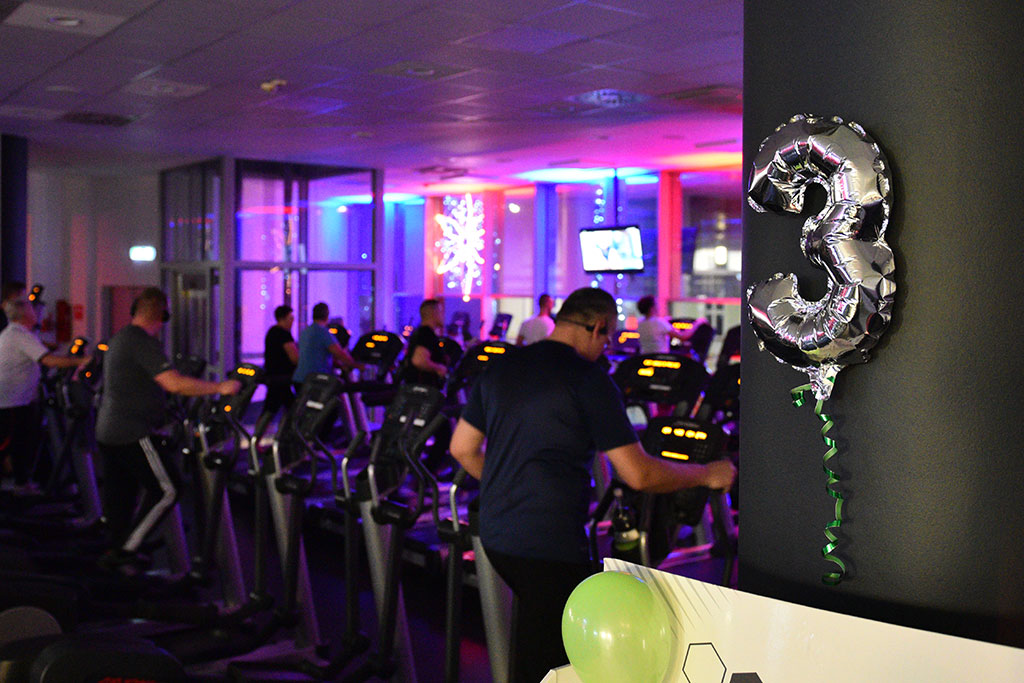 Trzecie urodziny Fitness World w klimacie lat osiemdziesiątych