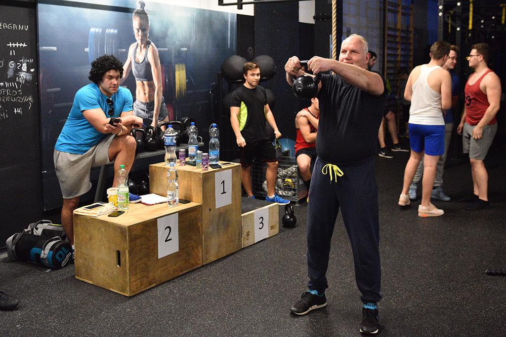 Trzecie urodziny Fitness World w klimacie lat osiemdziesiątych
