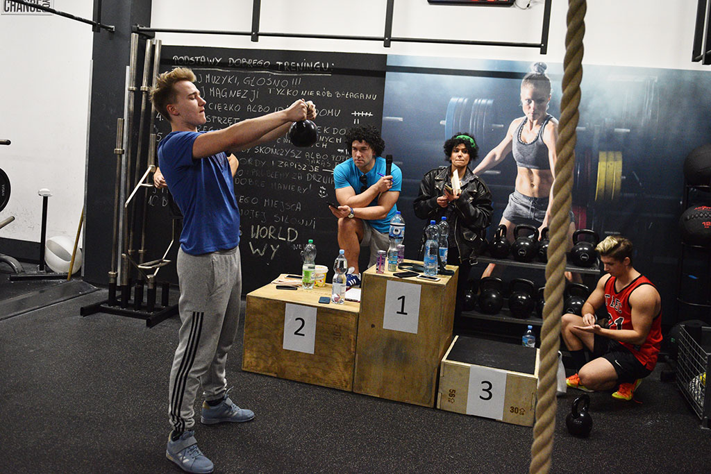 Trzecie urodziny Fitness World w klimacie lat osiemdziesiątych