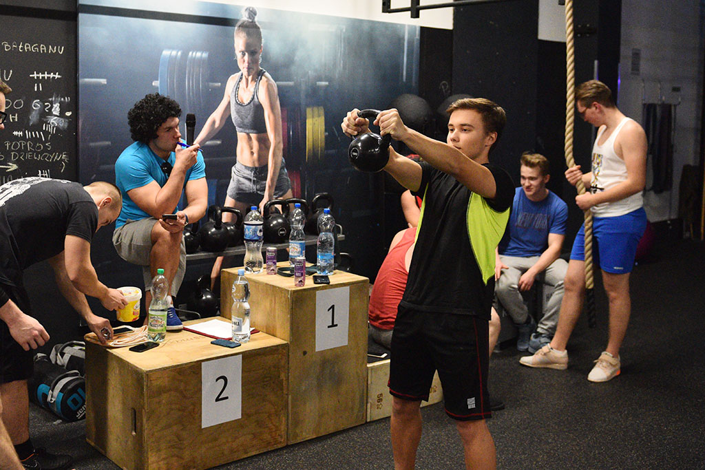 Trzecie urodziny Fitness World w klimacie lat osiemdziesiątych