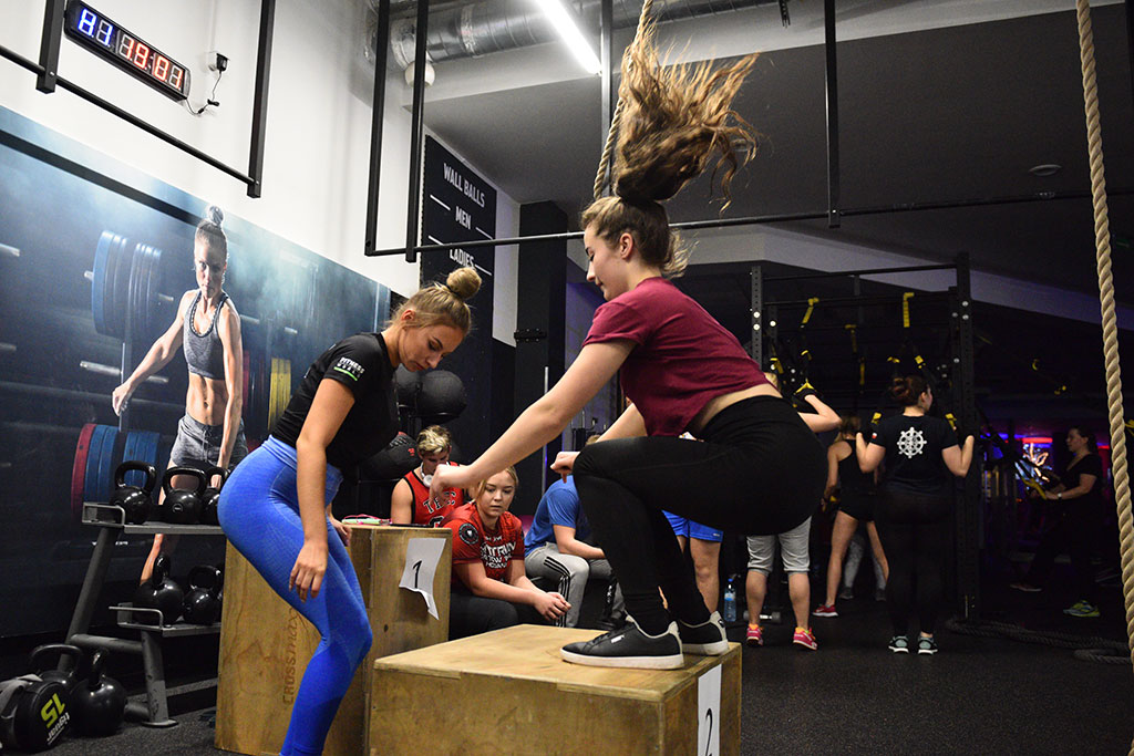 Trzecie urodziny Fitness World w klimacie lat osiemdziesiątych