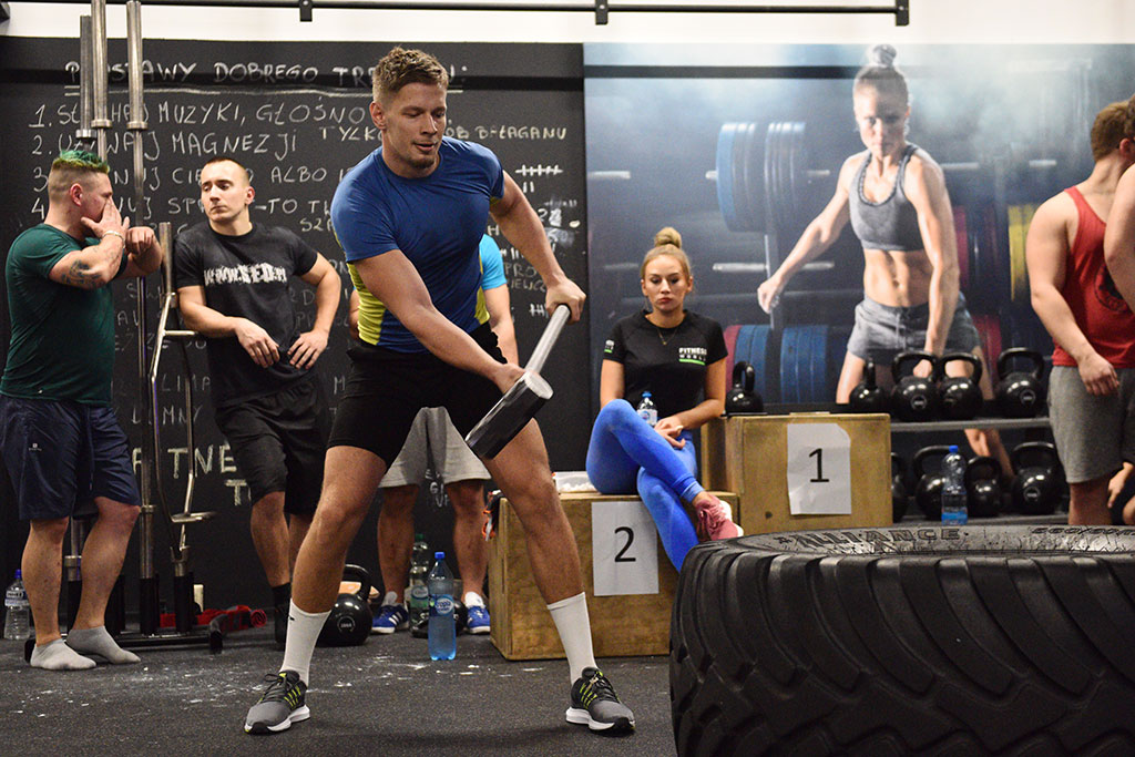Trzecie urodziny Fitness World w klimacie lat osiemdziesiątych
