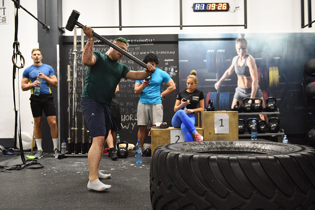 Trzecie urodziny Fitness World w klimacie lat osiemdziesiątych