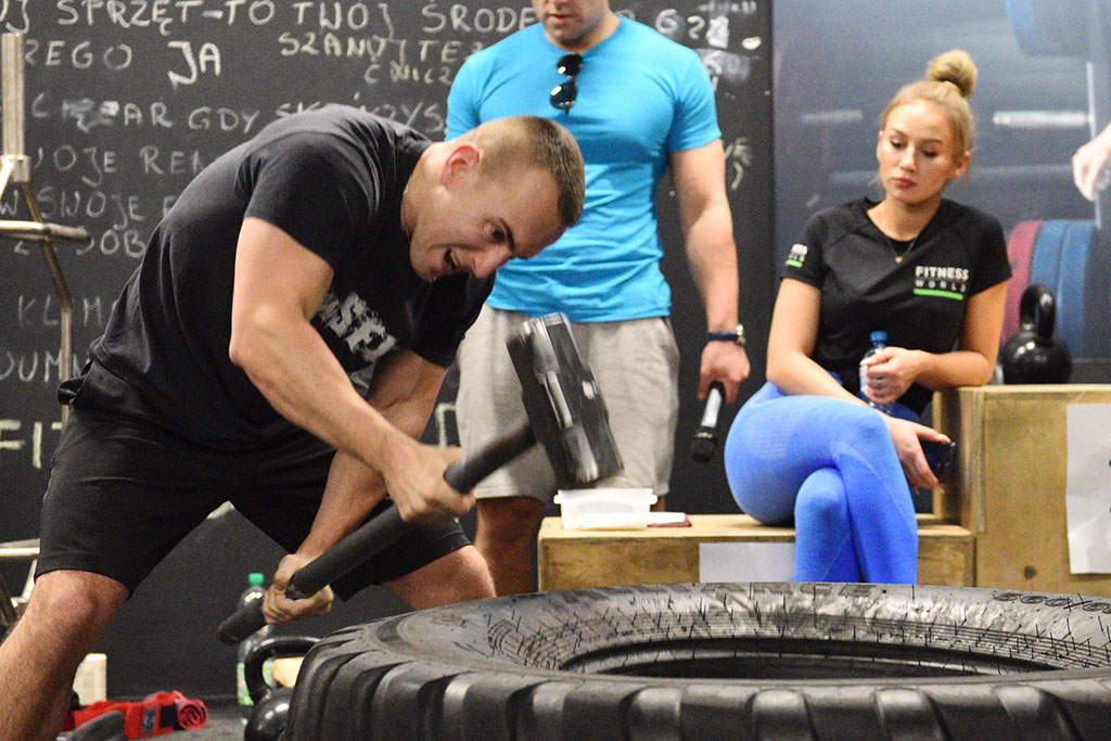 Trzecie urodziny Fitness World w klimacie lat osiemdziesiątych