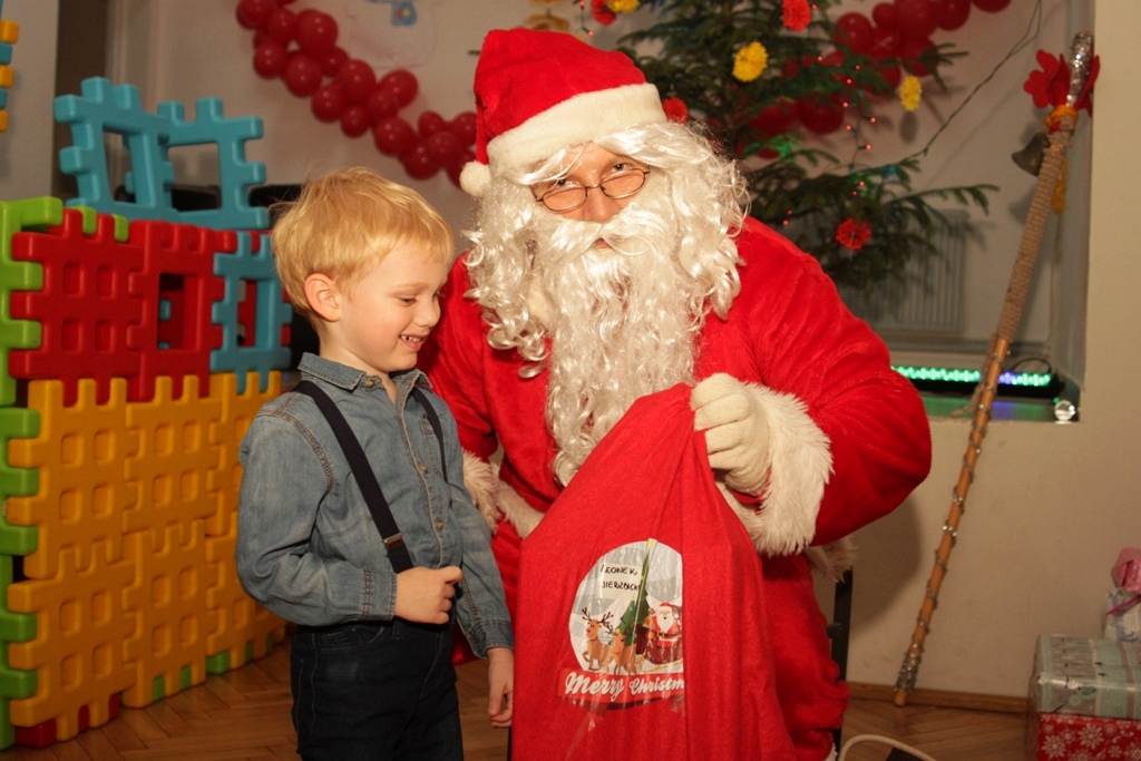 Święty Mikołaj rozpoczął swoją wielką misję w gminie Kunice