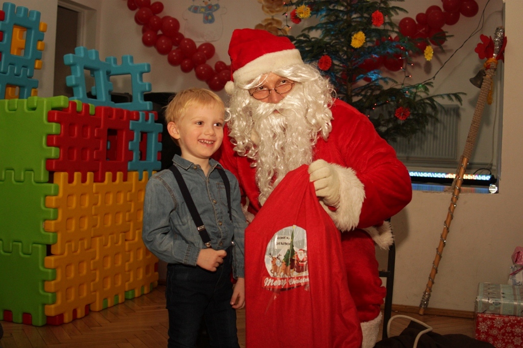 Święty Mikołaj rozpoczął swoją wielką misję w gminie Kunice