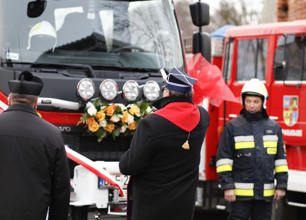 Przekazanie samochodu ratowniczo - gaśniczego OSP w Miłkowicach