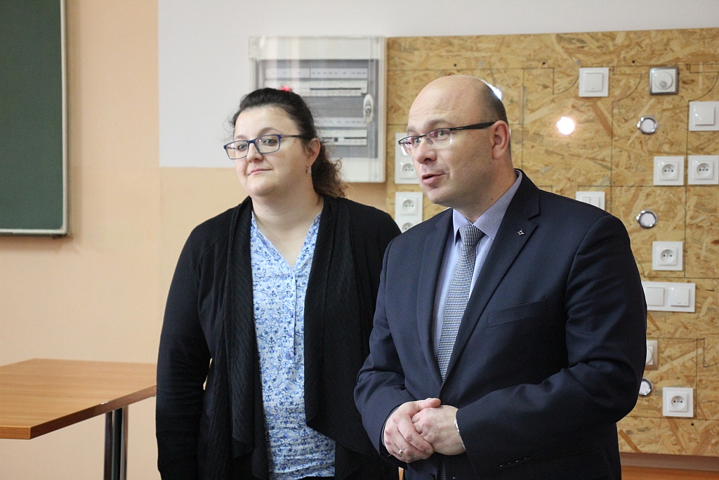 Legnicki oddział spółki Tauron S.A. obdarował uczniów Energetyka