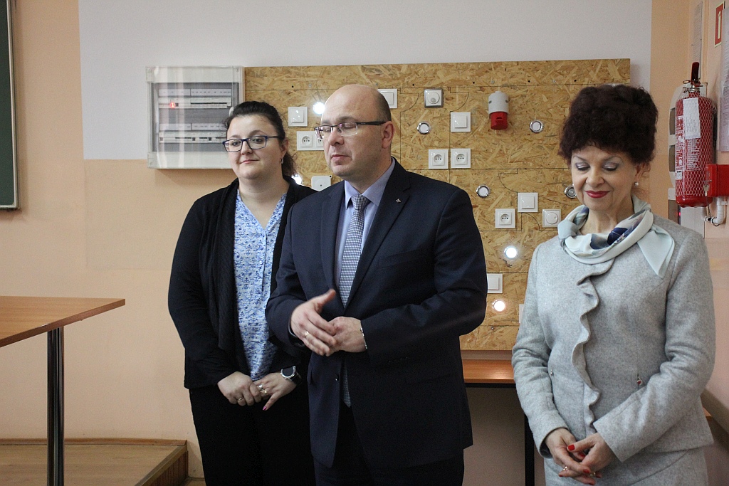 Legnicki oddział spółki Tauron S.A. obdarował uczniów Energetyka