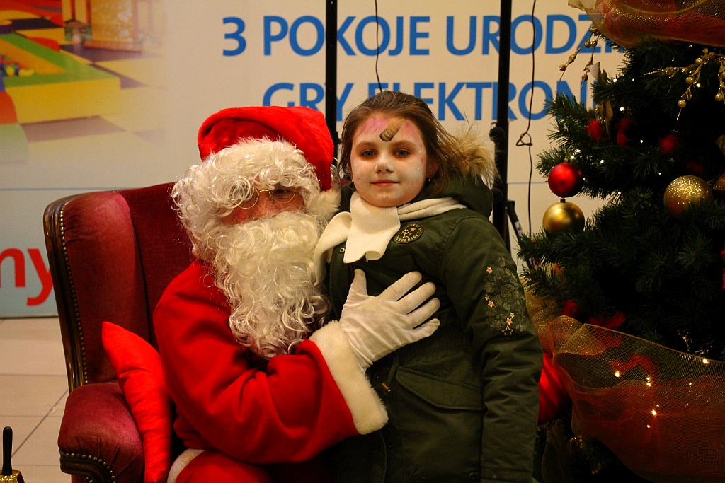 Święty Mikołaj zjawił się z prezentami w Galerii Ferio