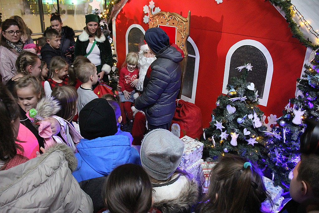 Zabawa mikołajkowa w Parku Play City w Galerii Piastów