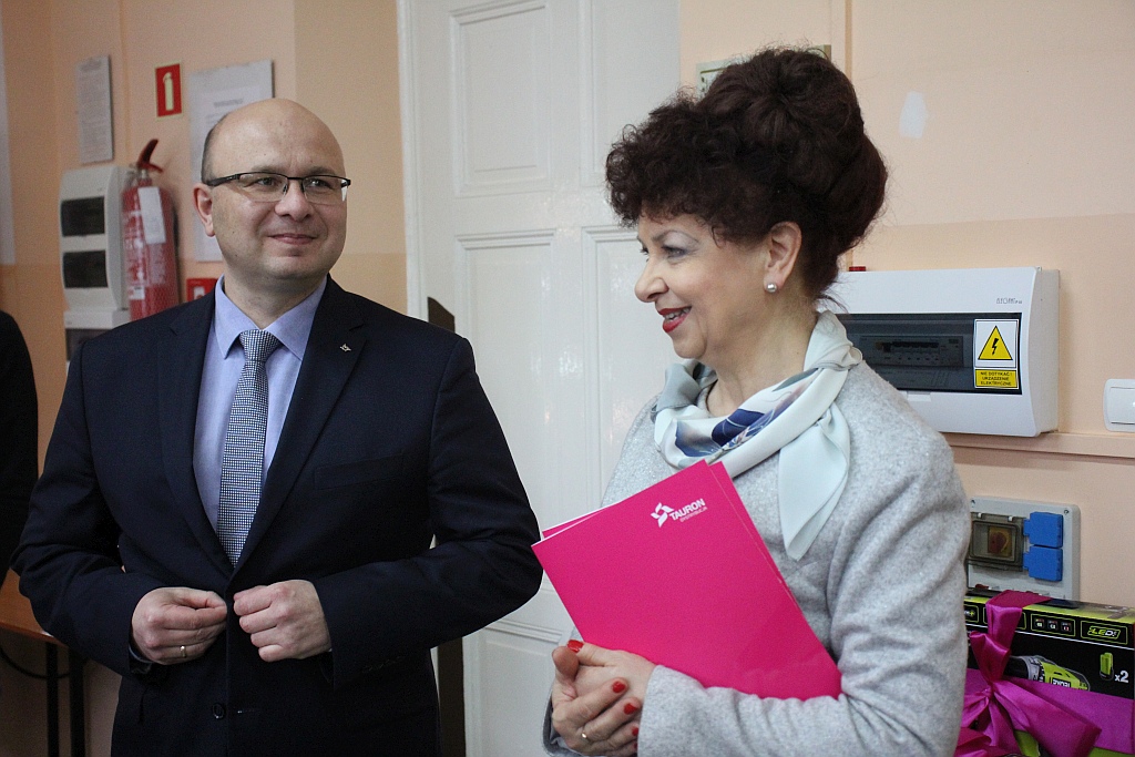 Legnicki oddział spółki Tauron S.A. obdarował uczniów Energetyka