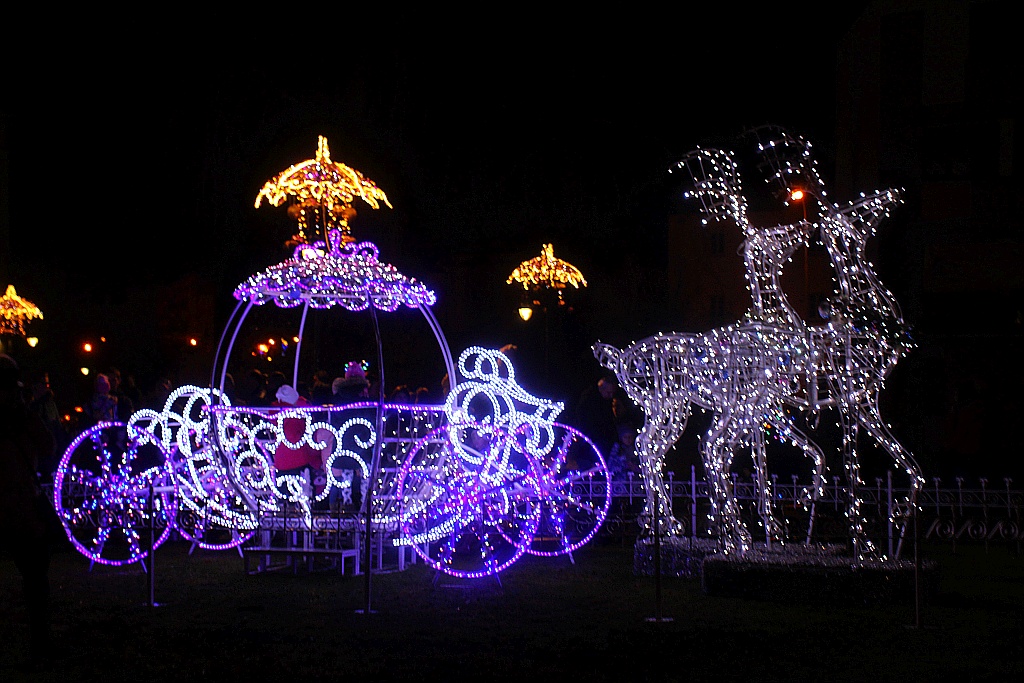 Iluminacje w Legnicy już zachwycają i cieszą i oczy