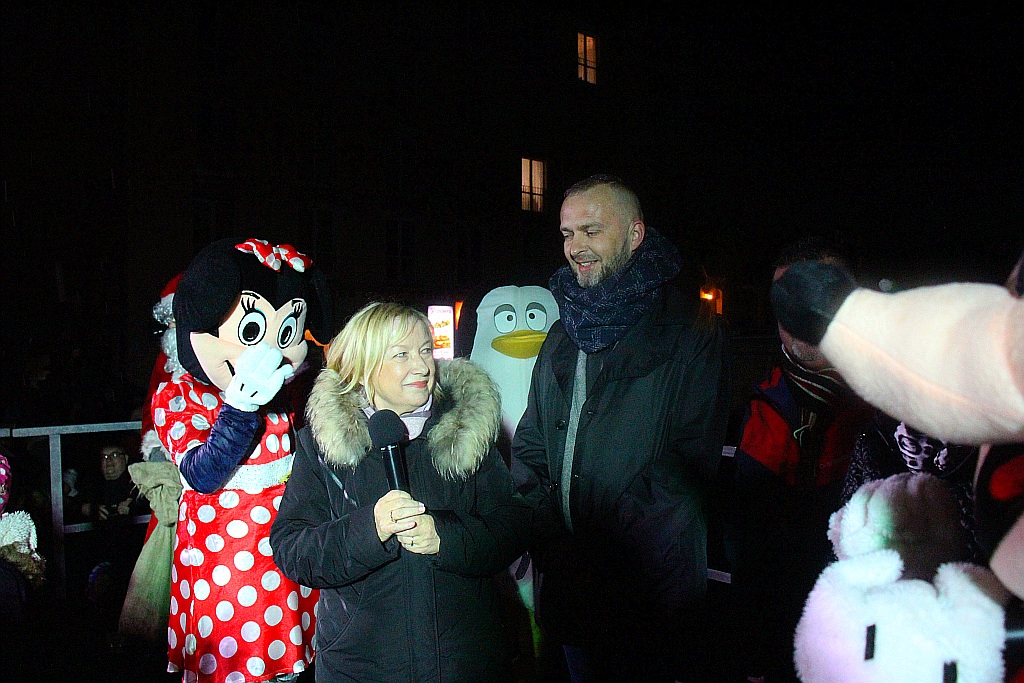 Iluminacje w Legnicy już zachwycają i cieszą i oczy
