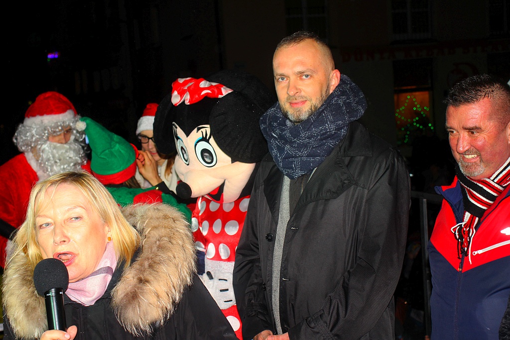 Iluminacje w Legnicy już zachwycają i cieszą i oczy