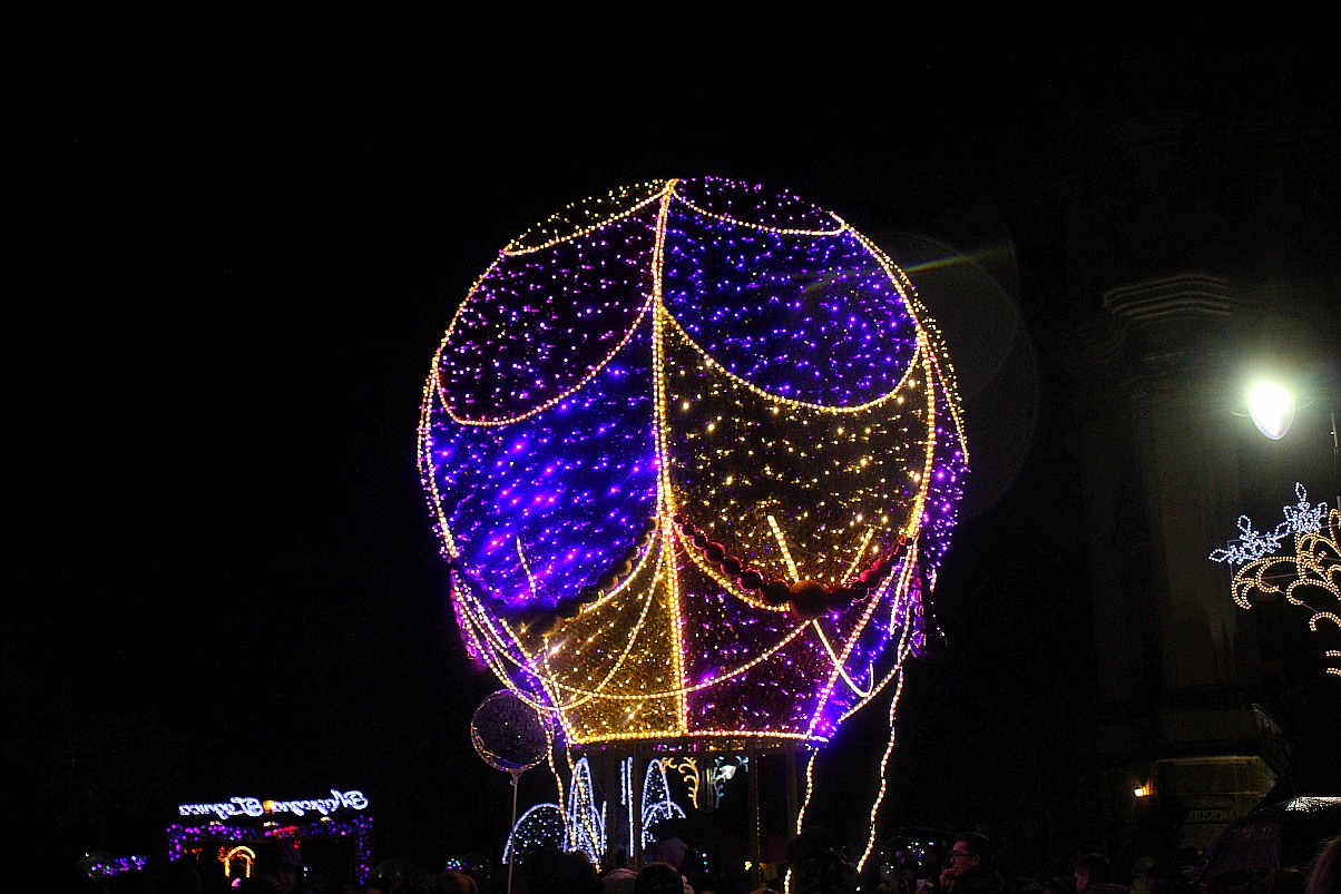 Iluminacje w Legnicy już zachwycają i cieszą i oczy