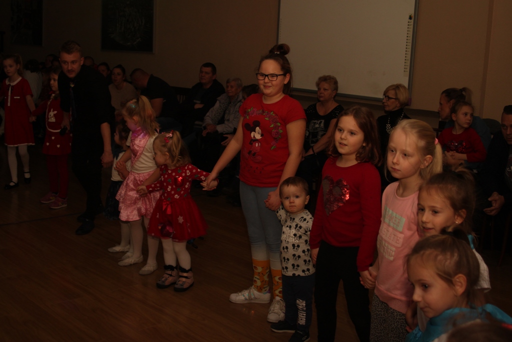 Dzieci z Kunic już spotkały się ze Świętym Mikołajem