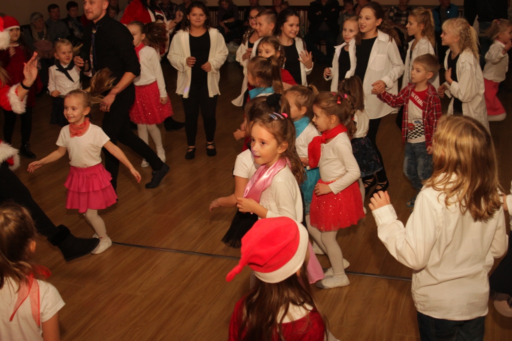 Dzieci z Kunic już spotkały się ze Świętym Mikołajem
