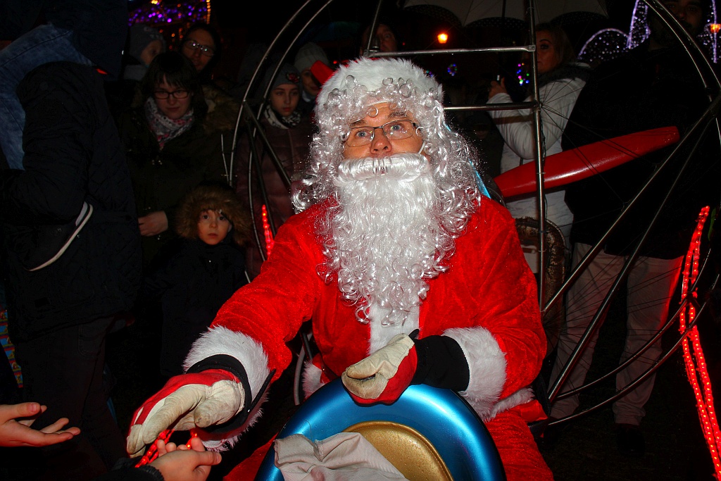 Iluminacje w Legnicy już zachwycają i cieszą i oczy