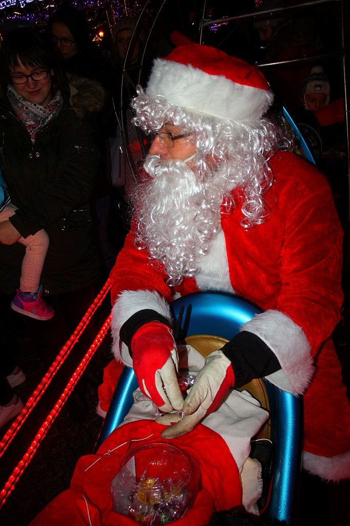 Iluminacje w Legnicy już zachwycają i cieszą i oczy