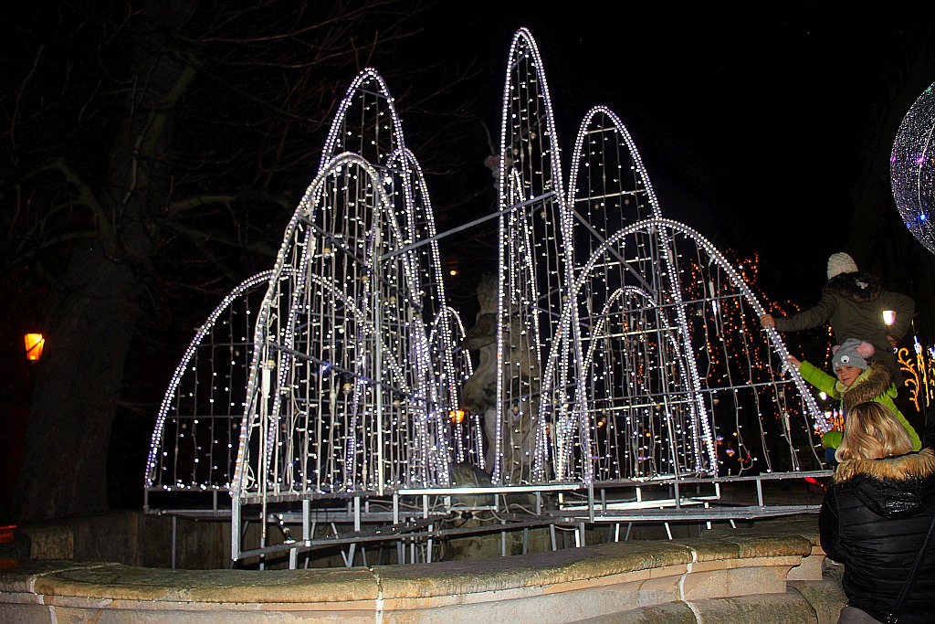 Iluminacje w Legnicy już zachwycają i cieszą i oczy