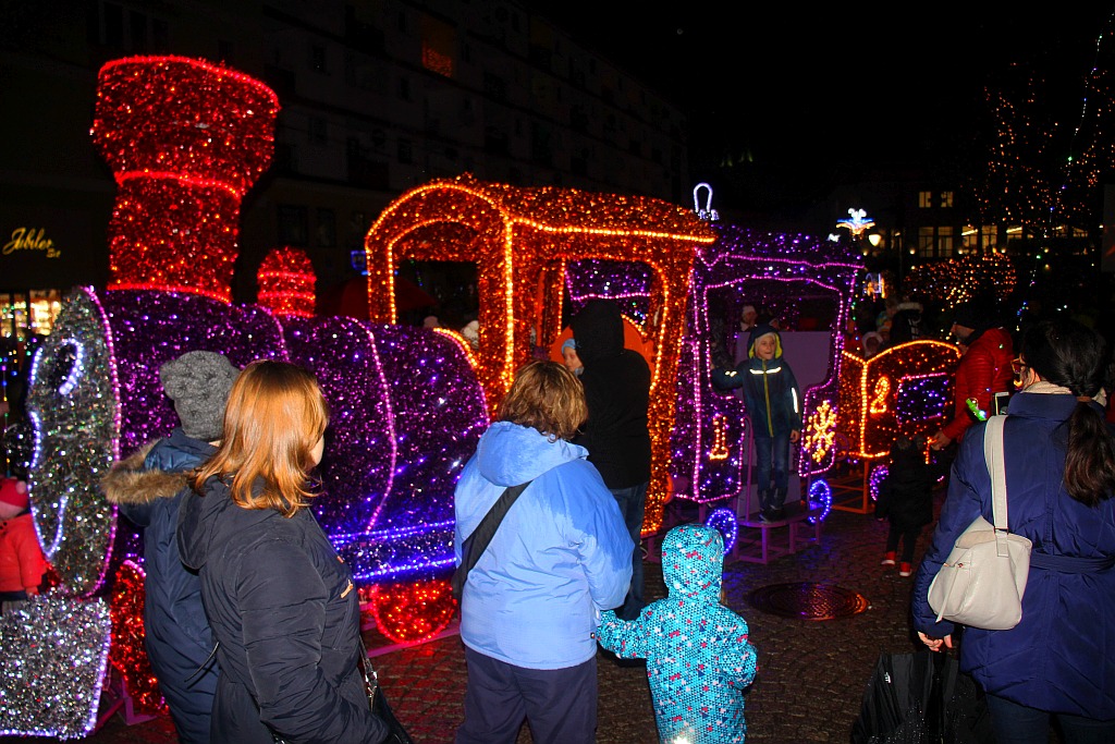 Iluminacje w Legnicy już zachwycają i cieszą i oczy