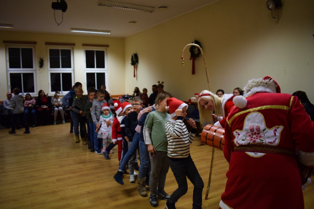 Dzieci z gminy Prochowice już cieszą się z wizyty Mikołaja