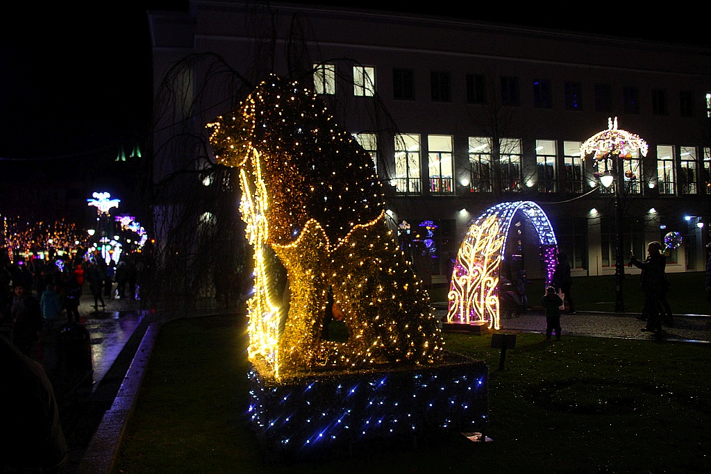 Iluminacje w Legnicy już zachwycają i cieszą i oczy