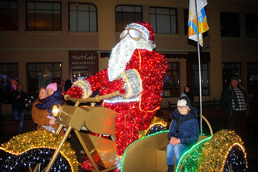 Iluminacje w Legnicy już zachwycają i cieszą i oczy