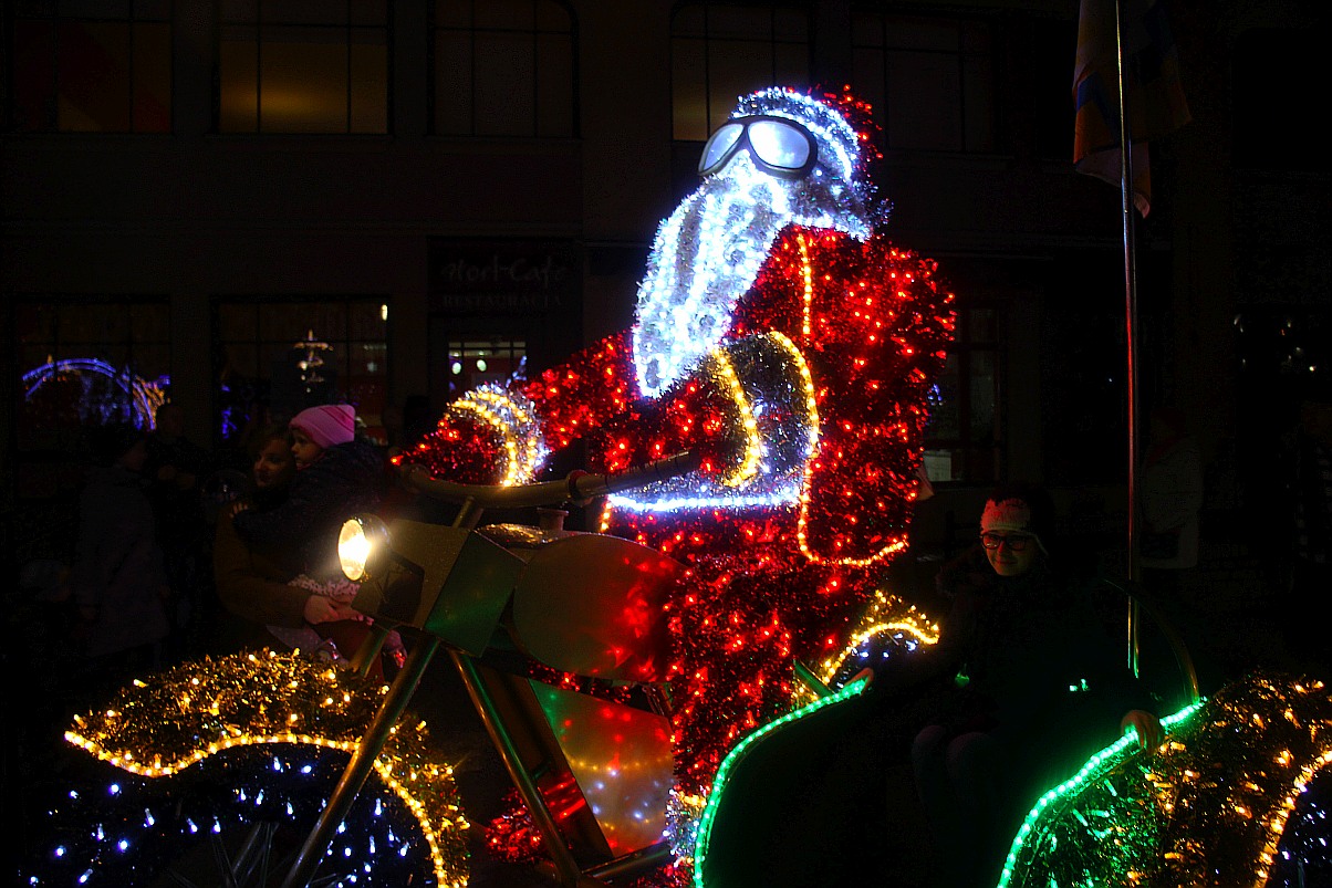 Iluminacje w Legnicy już zachwycają i cieszą i oczy
