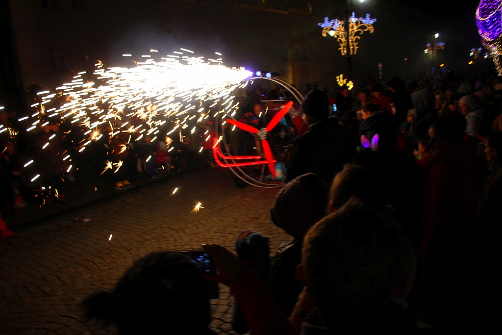 Iluminacje w Legnicy już zachwycają i cieszą i oczy