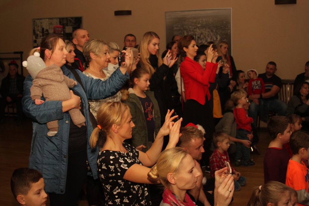 Dzieci z Kunic już spotkały się ze Świętym Mikołajem