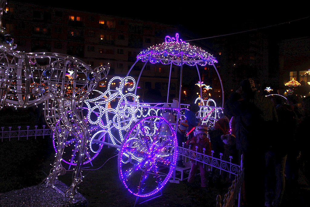 Iluminacje w Legnicy już zachwycają i cieszą i oczy