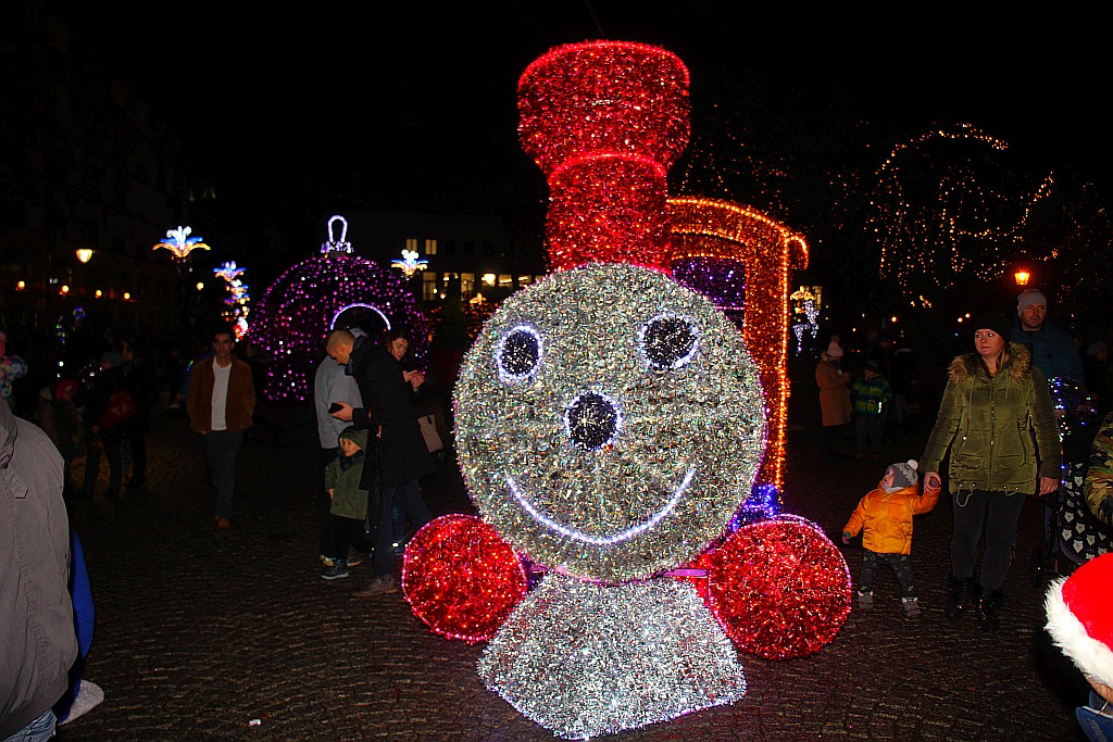 Iluminacje w Legnicy już zachwycają i cieszą i oczy