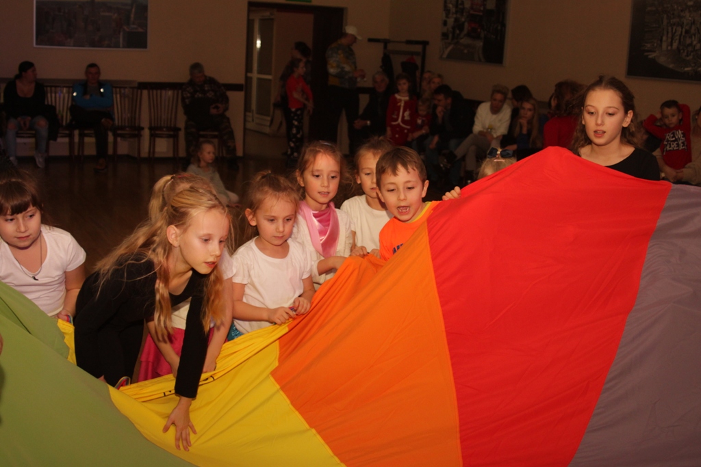 Dzieci z Kunic już spotkały się ze Świętym Mikołajem